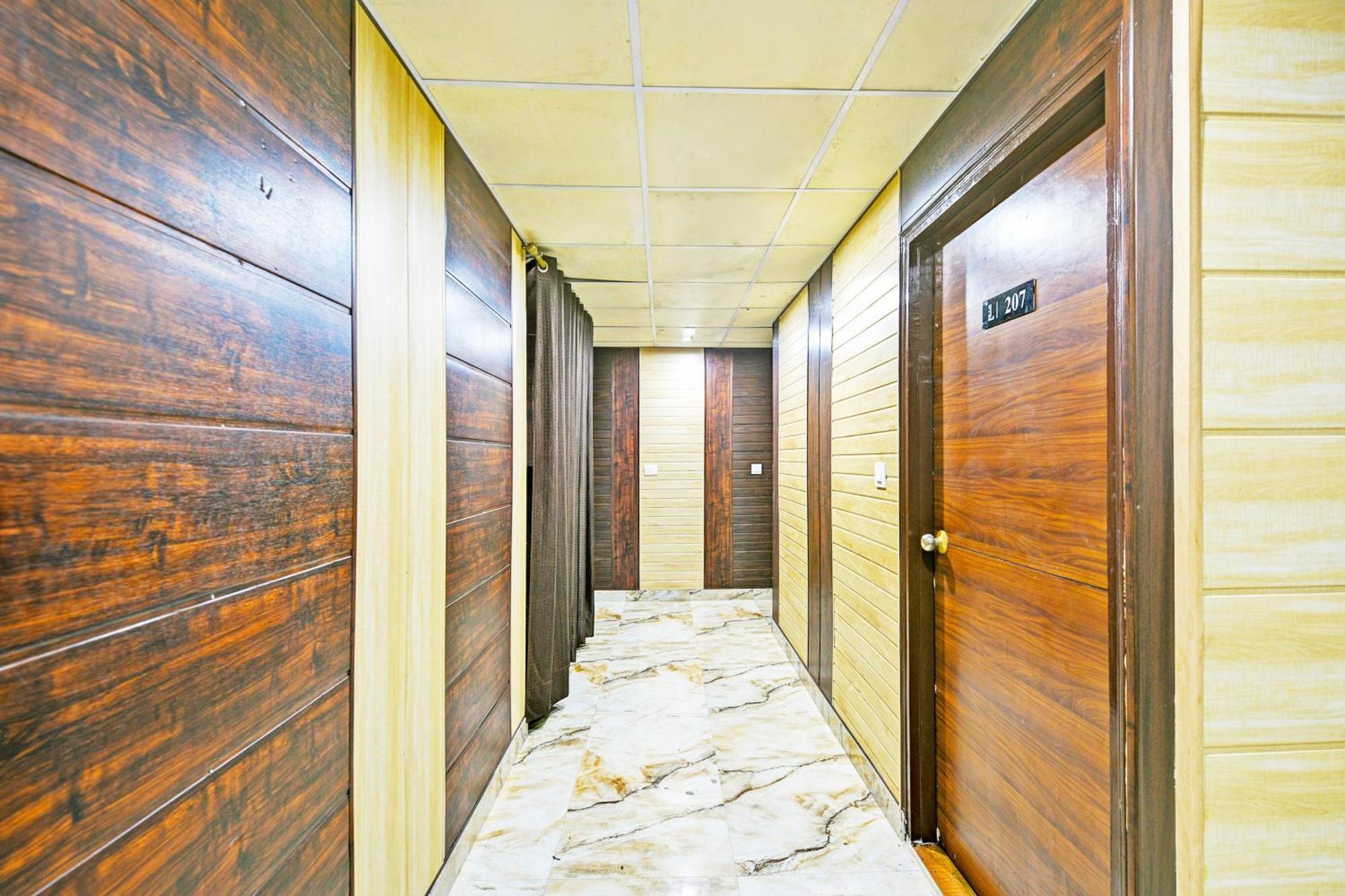 Hotel O Lavish ファリーダーバード エクステリア 写真